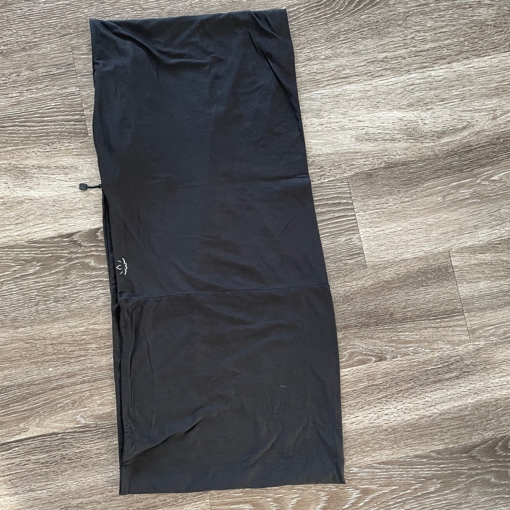 Beyond Yoga pocket infinity scarf NWT